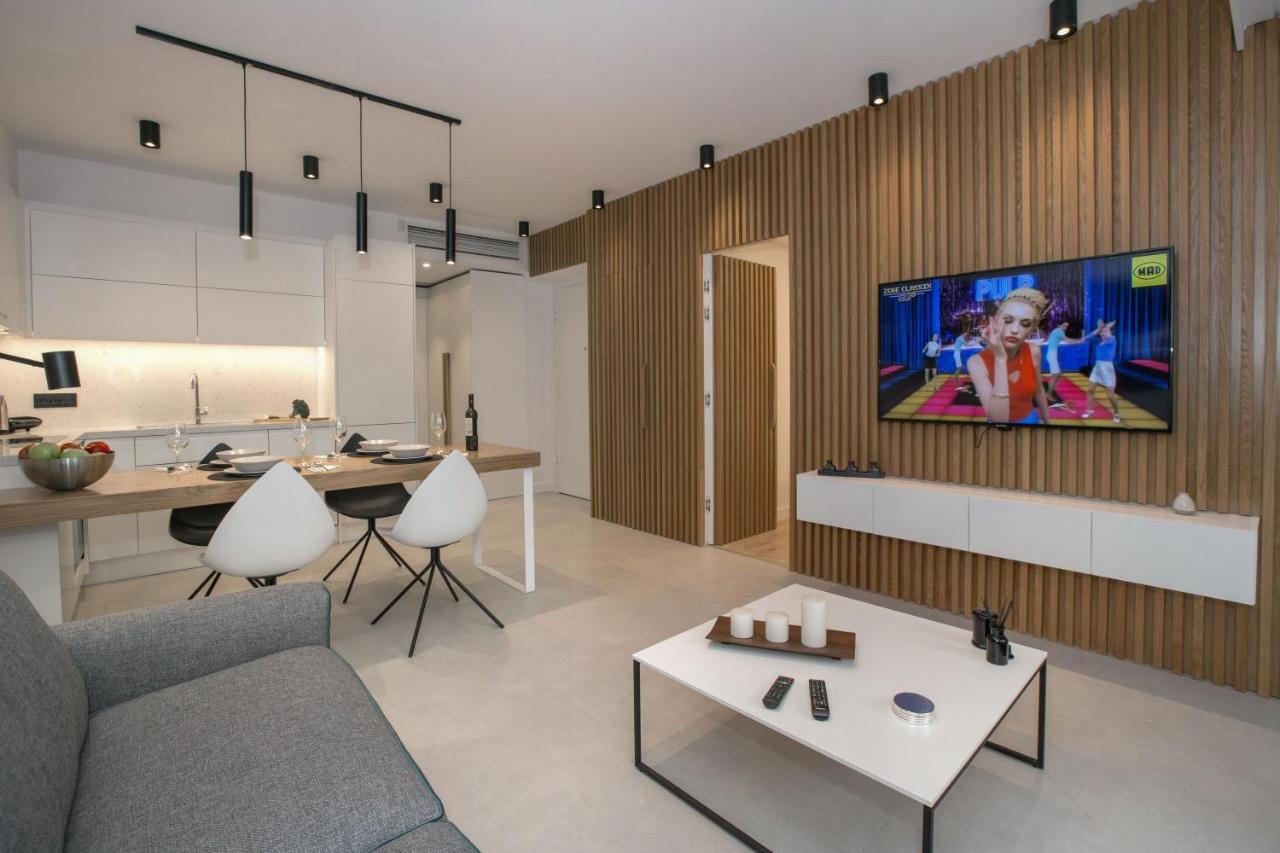 Acropolis Golden Suites By Ghh Aten Exteriör bild